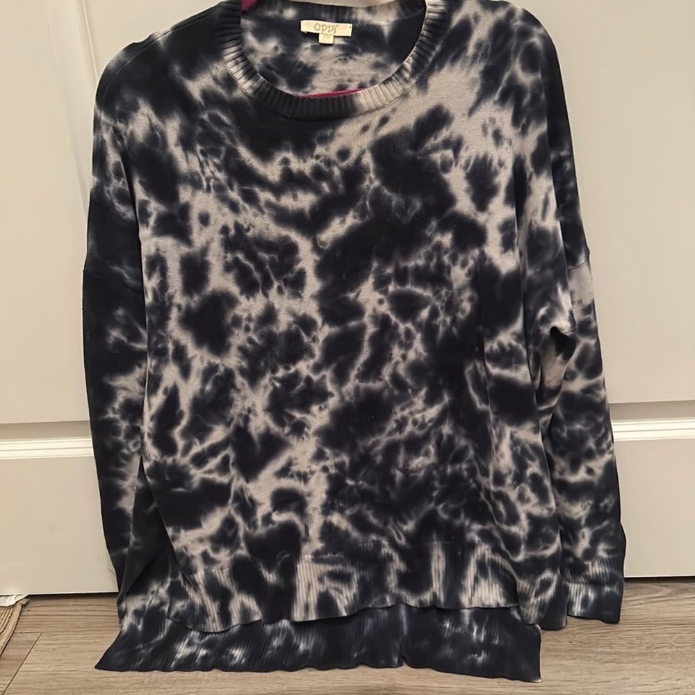 Oddy Blue tie-dye crewneck sweater 💯 cotton, high/low. Size S/M oversized